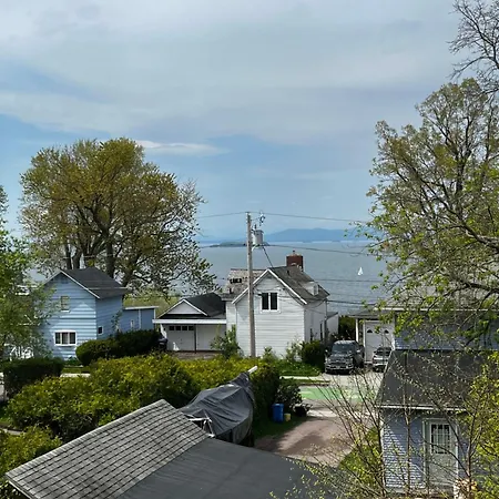 Centrally Located With Lake Views Burlington Exterior foto