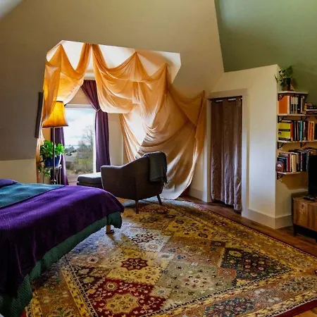 Centrally Located With Lake Views Burlington Exterior foto