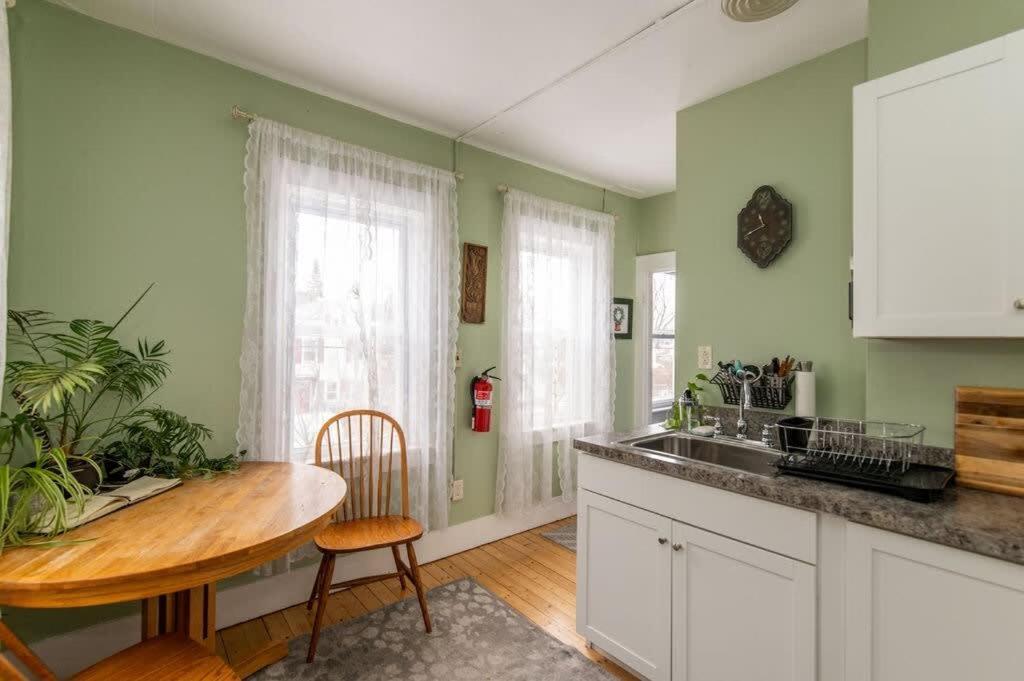 Apartment Centrally Located With Views *