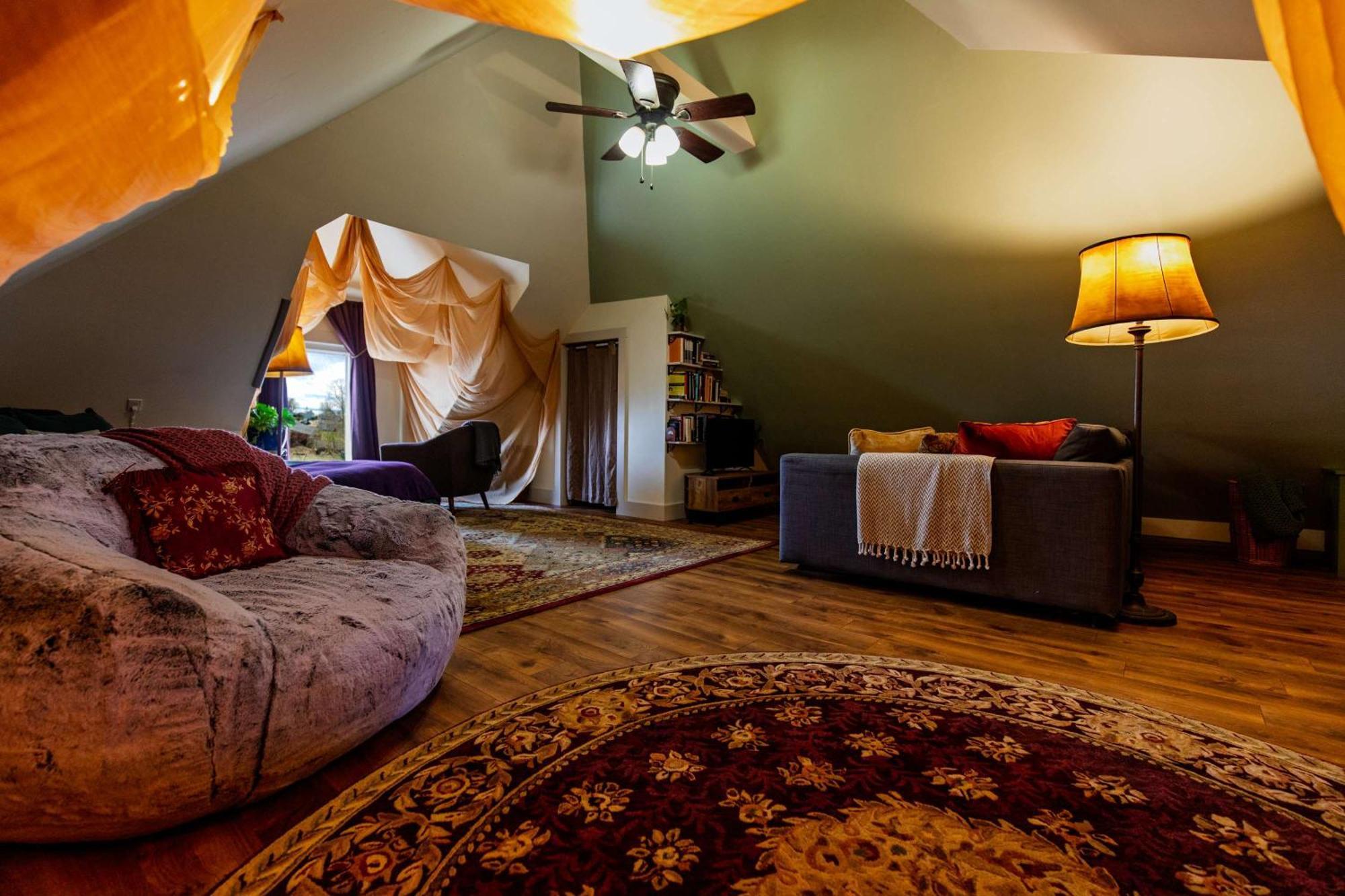 Apartment Centrally Located With Views