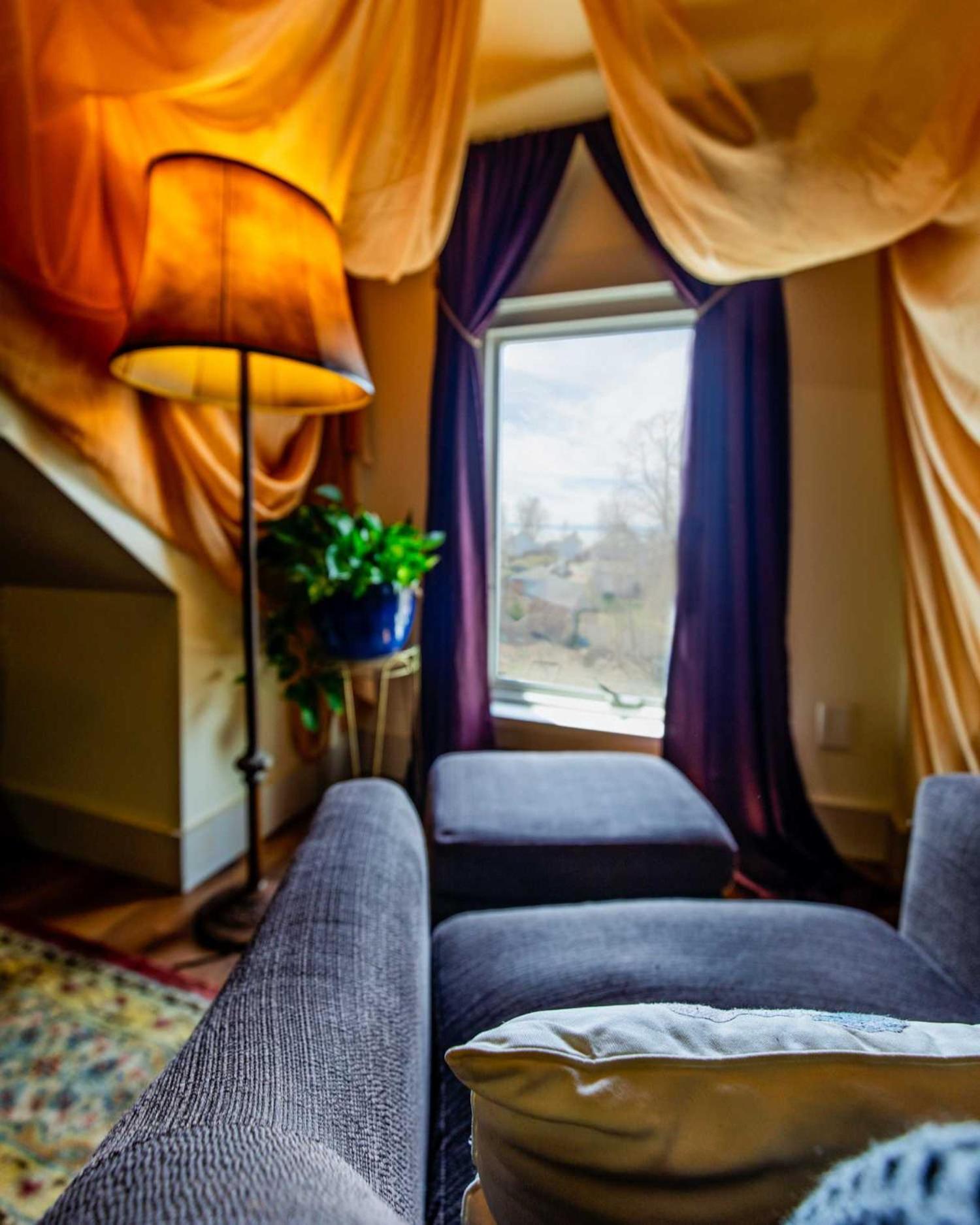 Apartment Centrally Located With Views Burlington