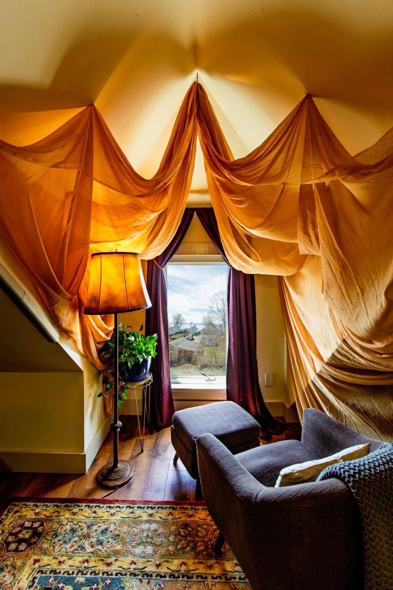 Apartment Centrally Located With Views